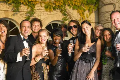 event-photograghy_0003_people-drinking-champagne-at-sunset-2023-11-27-05-35-17-utc